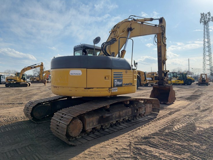 2009-komatsu-pc228us-lc-3e0-image-5