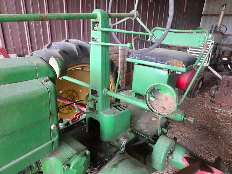 john-deere-b-image-3