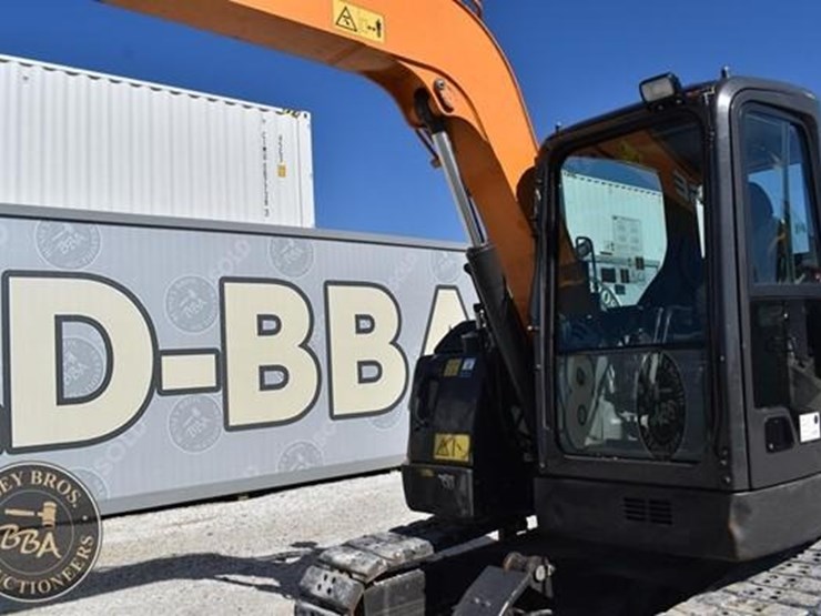 2022-case-cx75csr-image-37