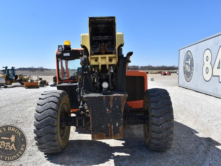 2014-jlg-g12-55a-image-19