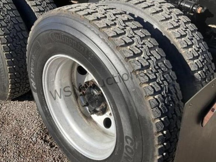 2012-freightliner-cascadia-t/t-image-8