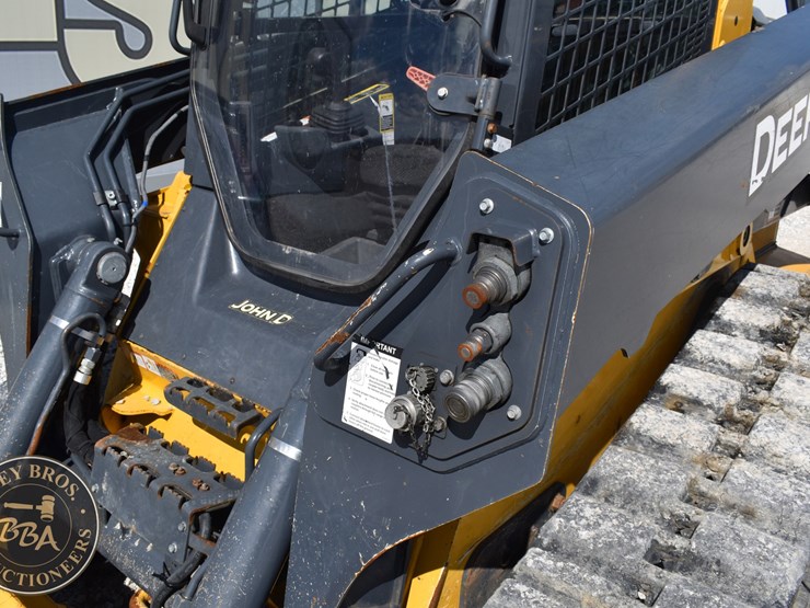 2020-deere-333g-image-33