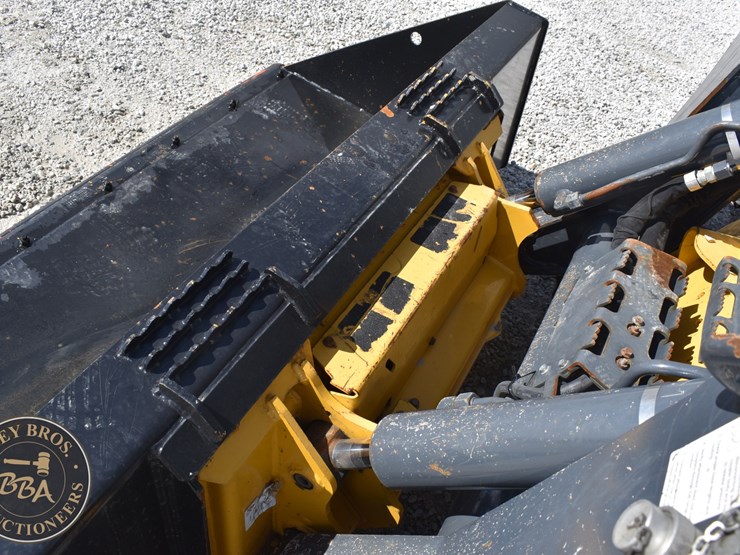 2020-deere-333g-image-32