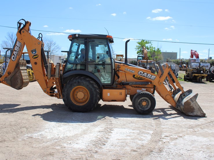 2014-case-580n-image-2