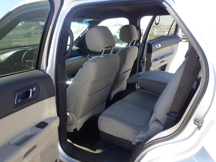 2014-ford-explorer-image-7