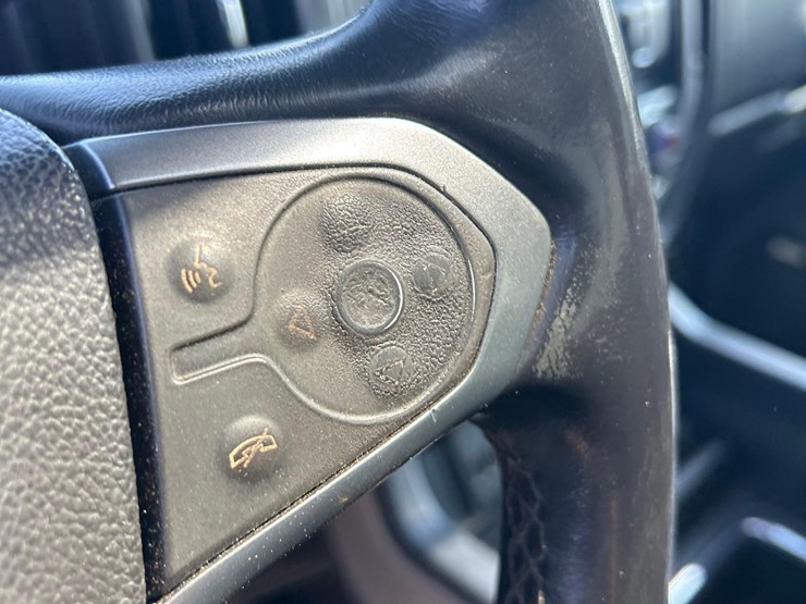 2015-chevrolet-silverado-ltz-2500hd-4x4-crew-cab-pick-up-truck-image-50