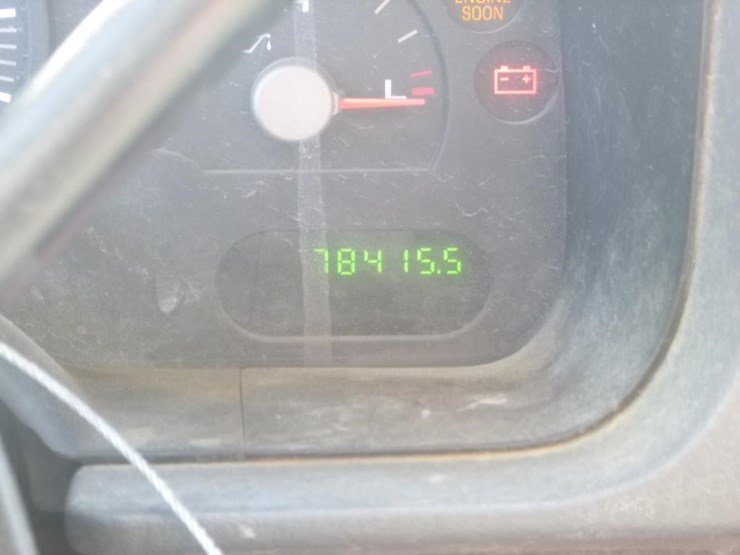 2004-ford-explorer-image-16