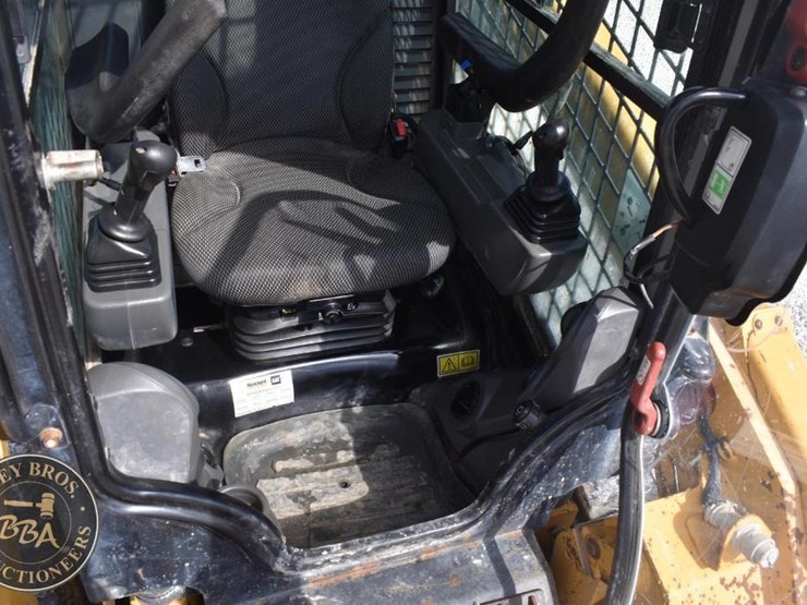 2020-caterpillar-289d3-image-54