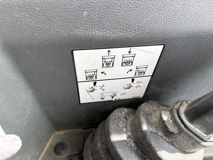 2022-bobcat-t66-image-23