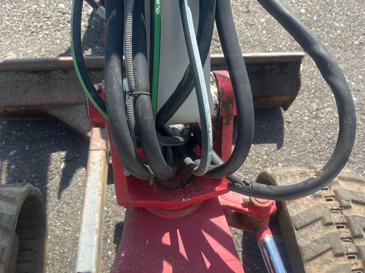 2007-takeuchi-tb135-image-21