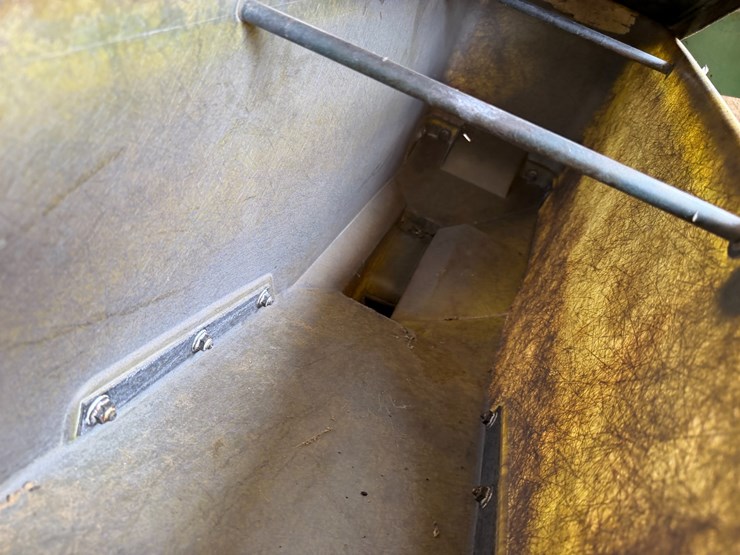 john-deere-7300-image-48