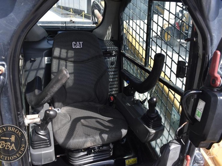 2020-caterpillar-289d3-image-53