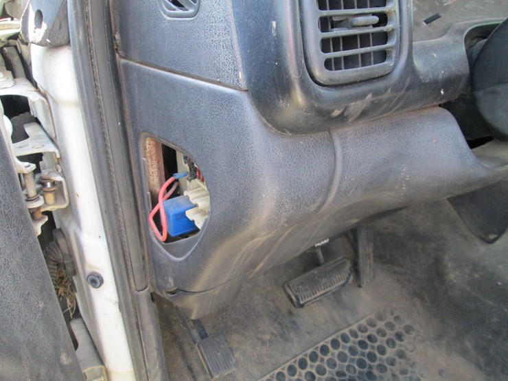 1999-dodge-2500-image-32