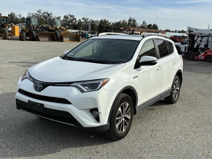 2017-toyota-rav4-image-1