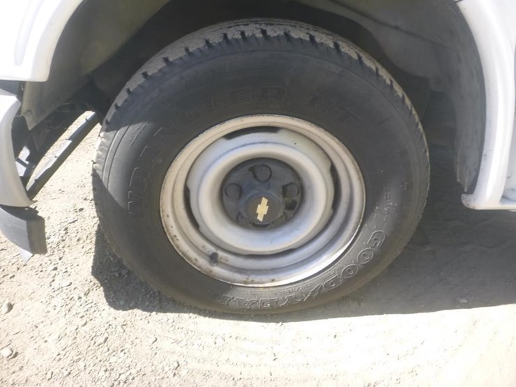 2002-chevrolet-1500-image-15