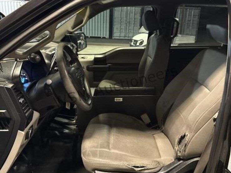 2020-ford-f150-image-26