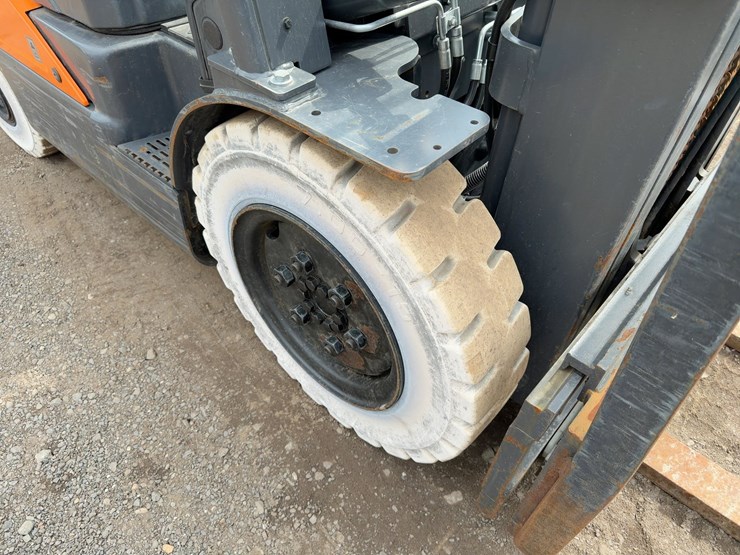 doosan-g25p-7-forklift-image-9