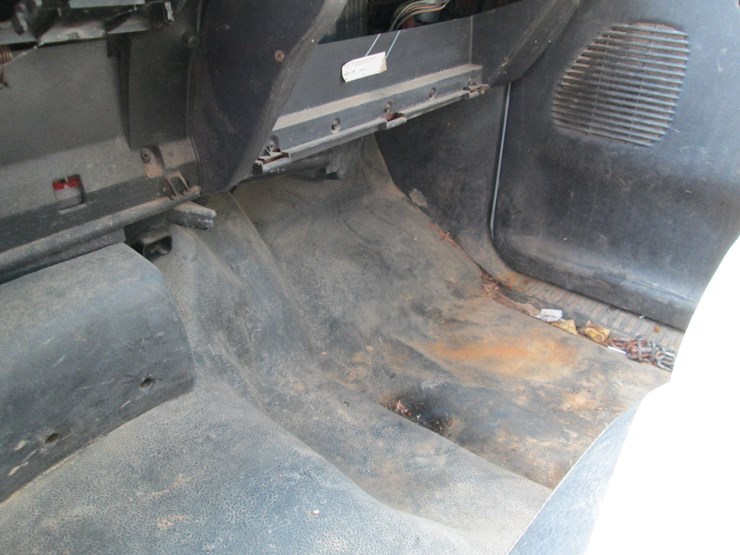 1999-dodge-2500-image-38