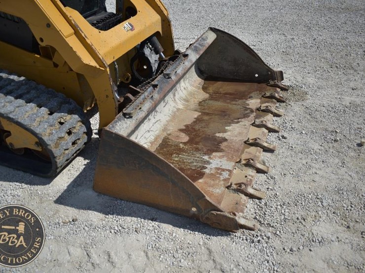 2023-caterpillar-259d3-image-11