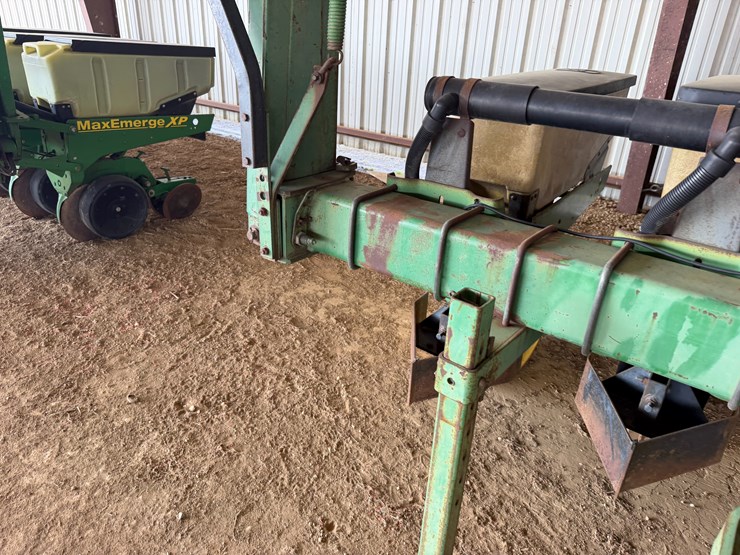 john-deere-7300-image-36