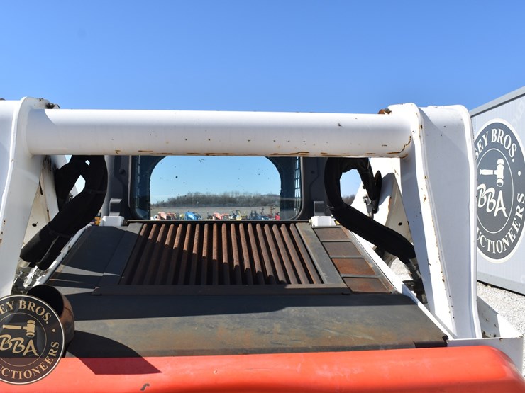 2016-bobcat-t650-image-42