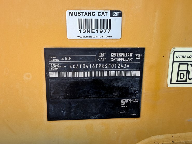 2015-caterpillar-416f-image-14