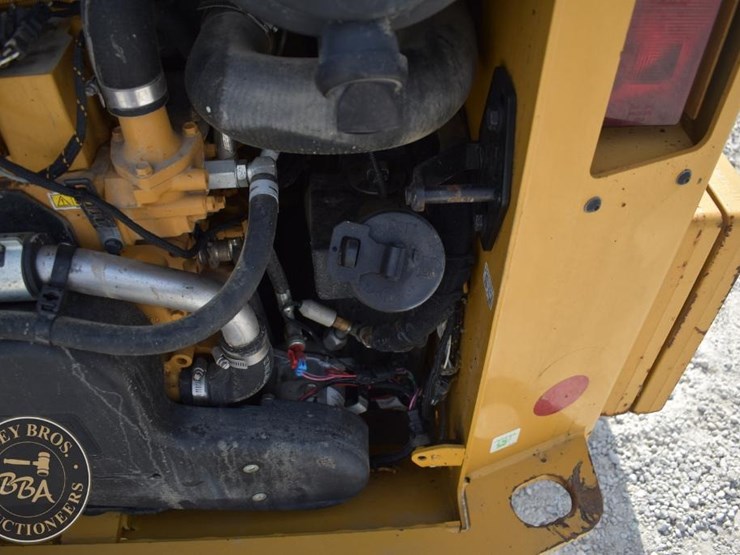 2022-caterpillar-259d3-image-35