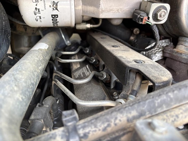 2022-bobcat-t66-image-40