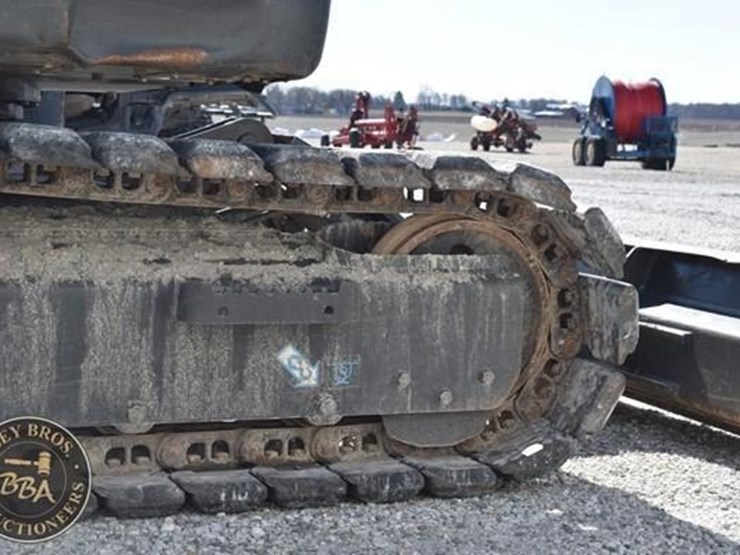 2022-case-cx75csr-image-65