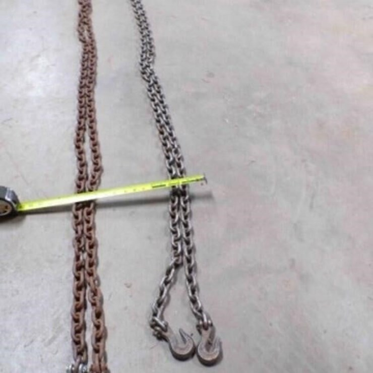 2-chains with hooks