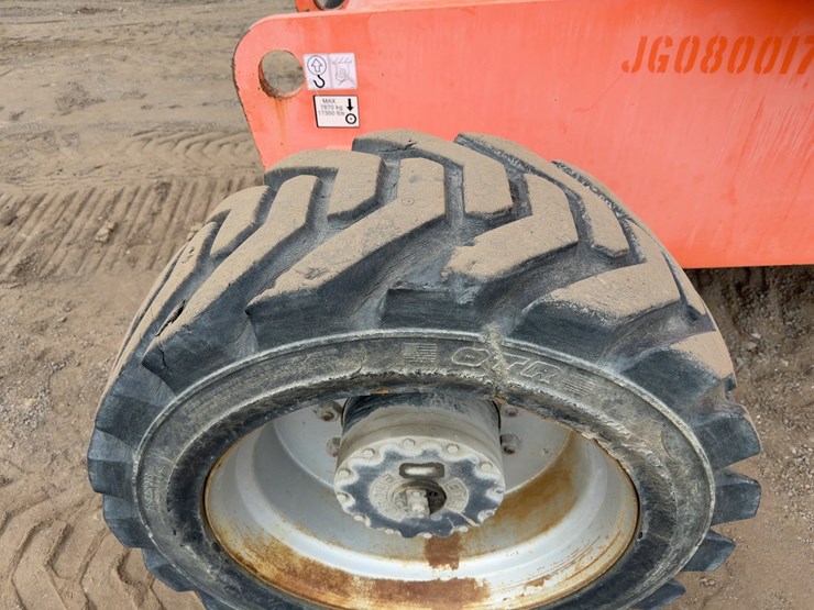 2008-jlg-800s-image-13