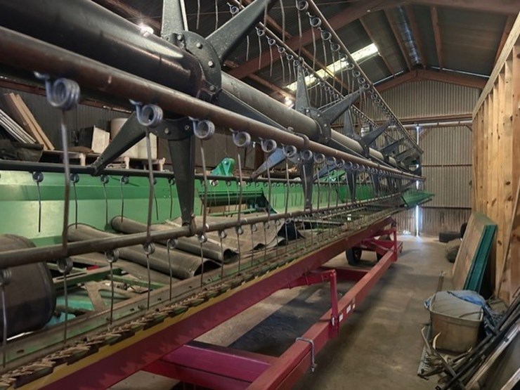 #2401-•-2014-john-deere-s680s-sts-combine-w/-630d-header-and-ja-mar-trailer-image-11