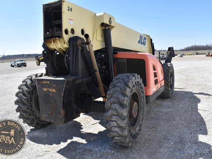 2015-jlg-g10-55a-image-19