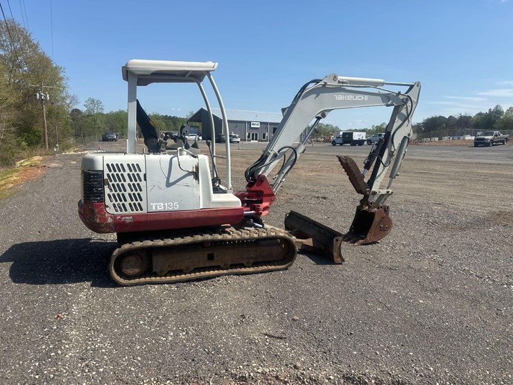 2007-takeuchi-tb135-image-6