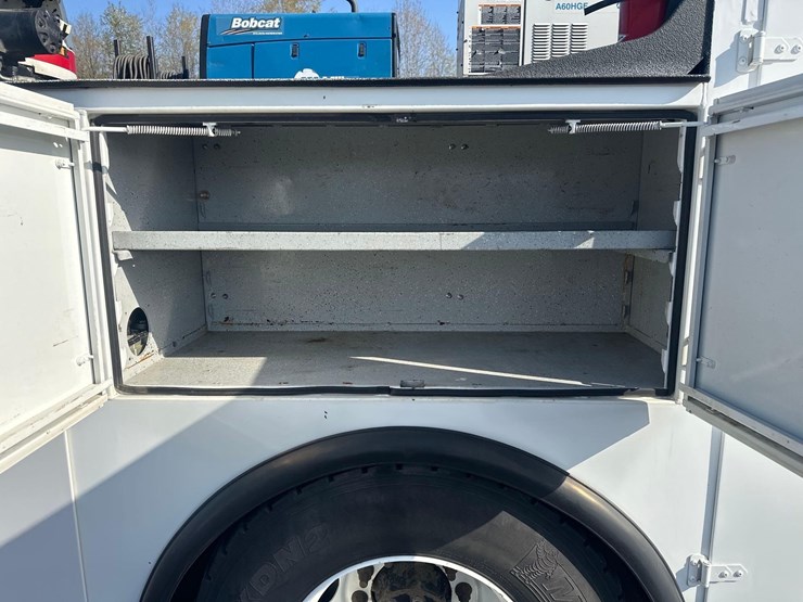 2019-ford-f750-image-32