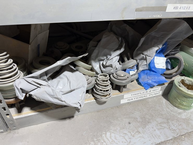 6-shelve-section-of-gd-fxydja-duplex-pump-&-national-pump-parts-image-9