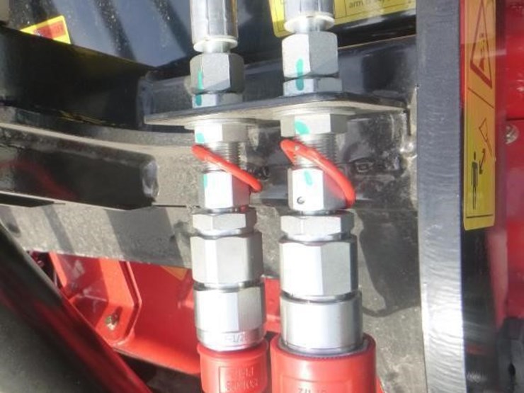 2026-sdlool-323w-skid-steer-loader-image-11