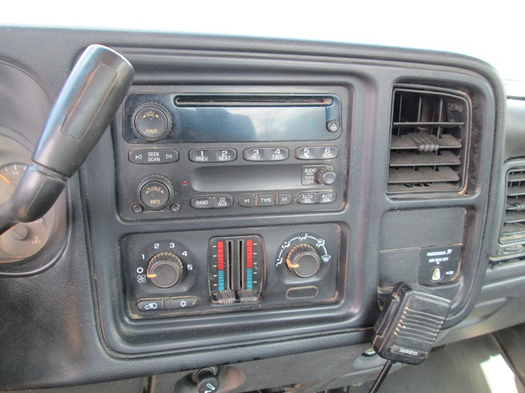 2006-chevrolet-2500hd-image-31