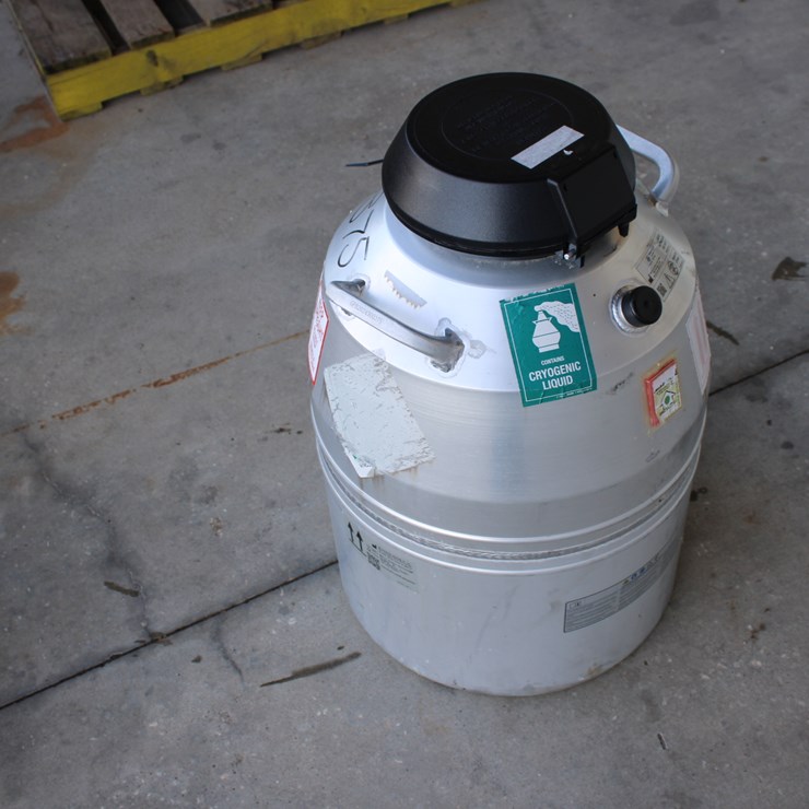 #1034 • Livestock Semen Tank