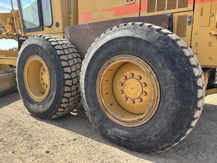 2006-caterpillar-143h-image-36