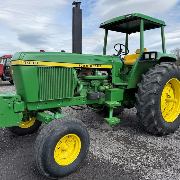 JOHN DEERE 4430
