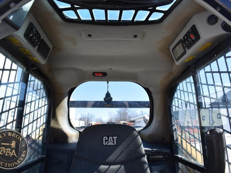 2023-caterpillar-259d3-image-56