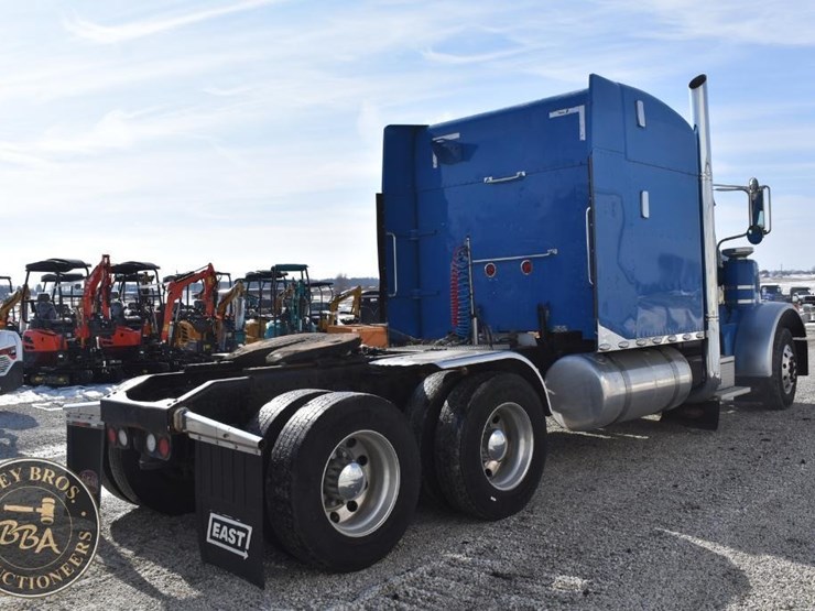 2007-peterbilt-379-image-10