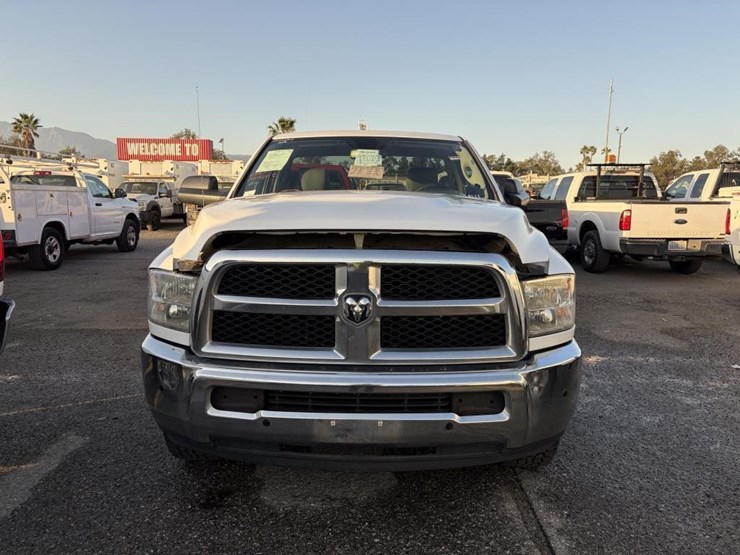 2016-dodge-2500-image-5