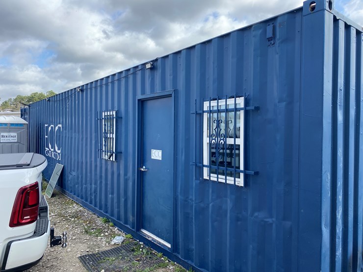 #1100-•-40'-container-with-16"-office-image-7