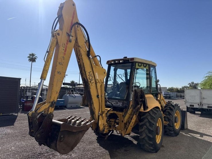 new-holland-lb115-image-8