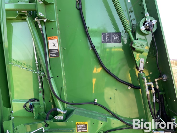 2021-john-deere-560m-image-13