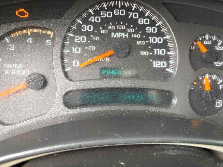 2003-chevrolet-silverado-2500-image-12