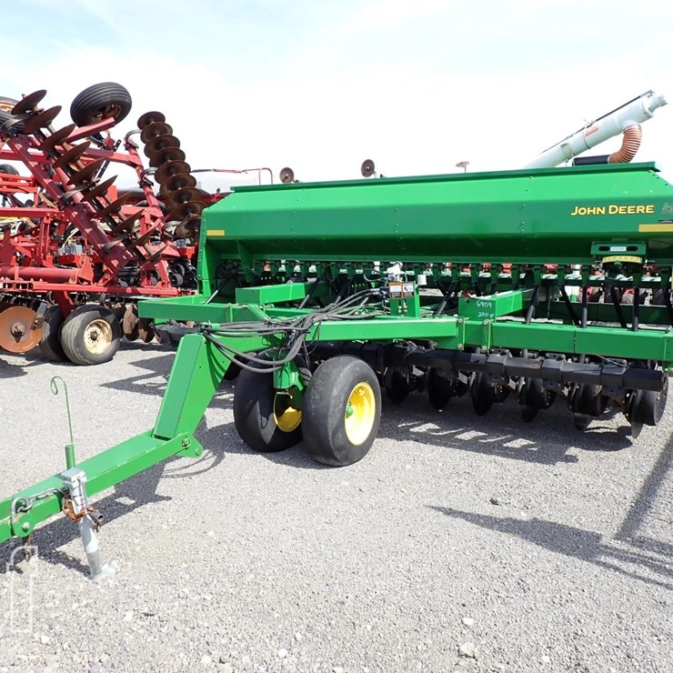 2011 JOHN DEERE 1590