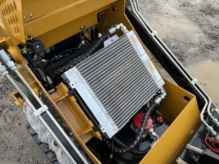 2026-agt-mx-crt23-mini-compact-track-loader-image-15